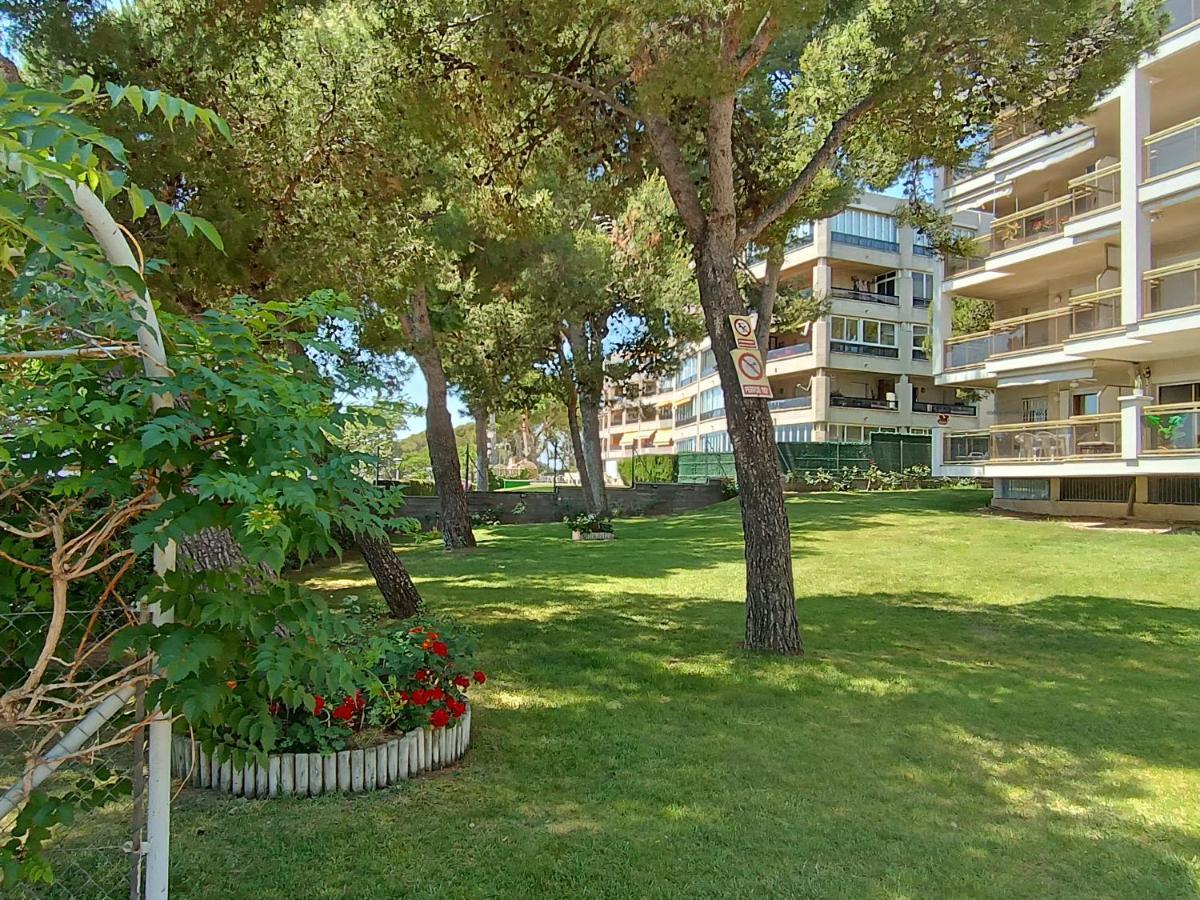 & Flowers Free Parking Salou