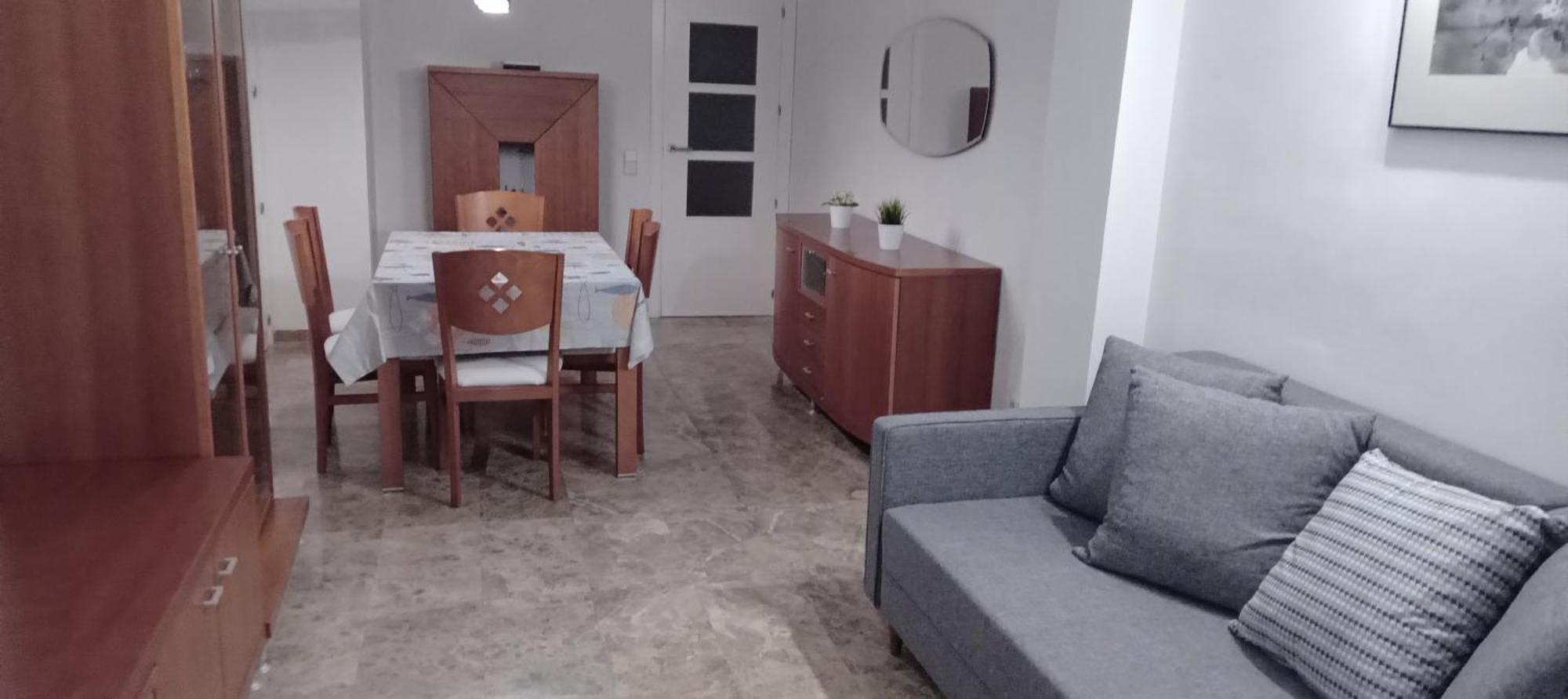 Apartment & Flowers Free Parking *