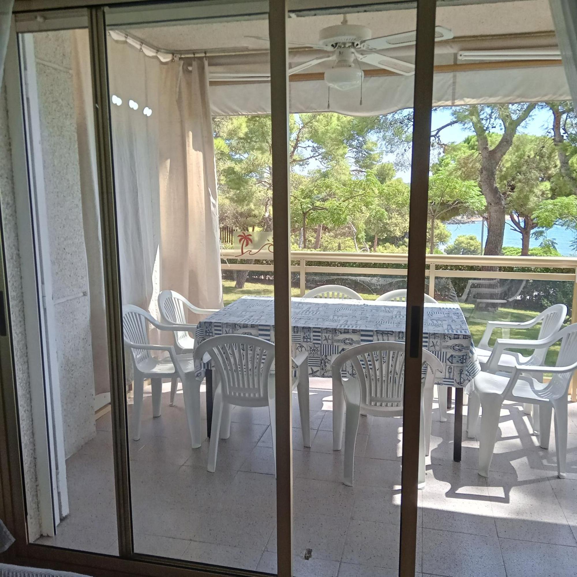 & Flowers Free Parking Apartment *